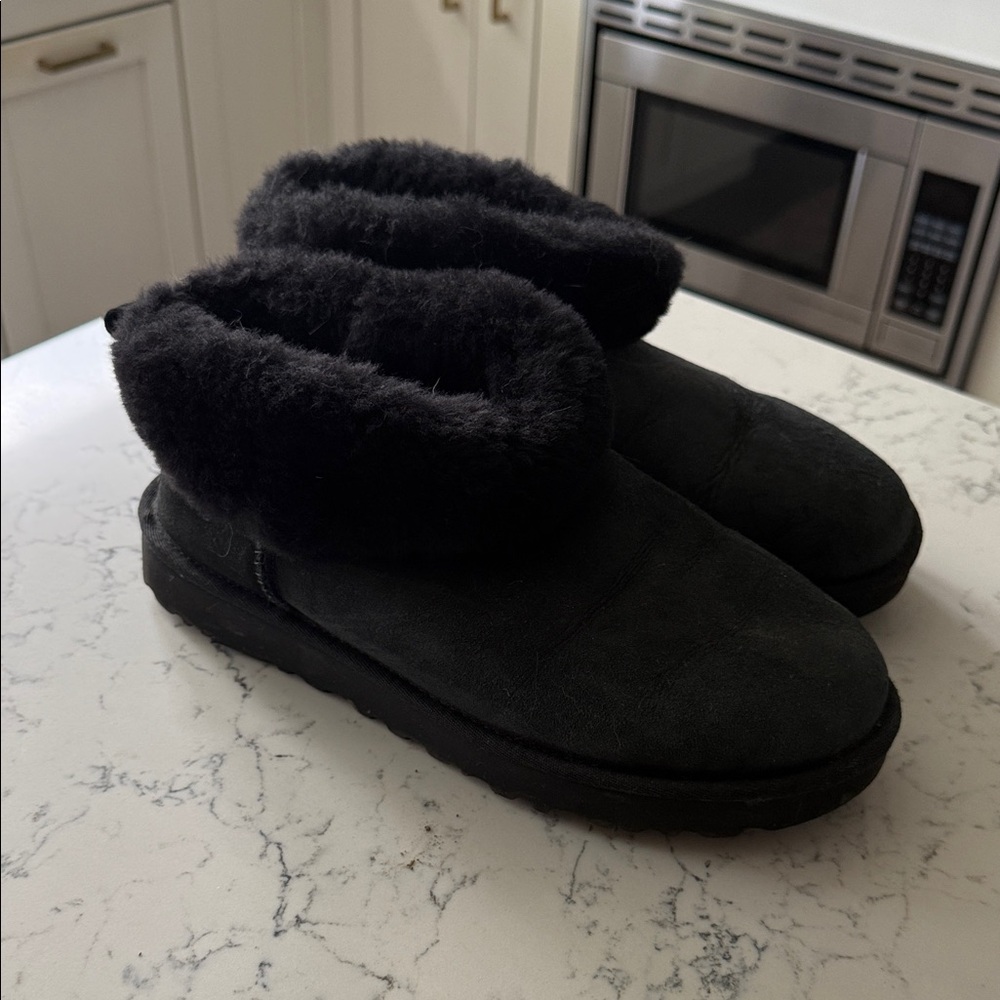 UGG Women Classic Short II Black 9